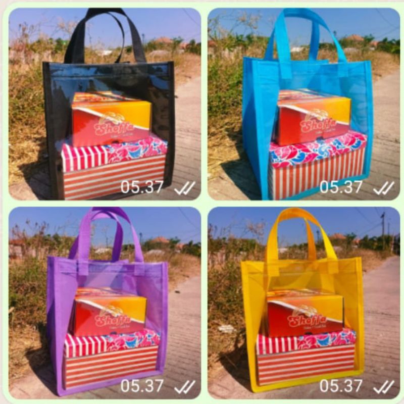 

Tas Hajatan / Goodie Bag Mika Muat Kotak Nasi (P.23 L.22 T.25) HWRI