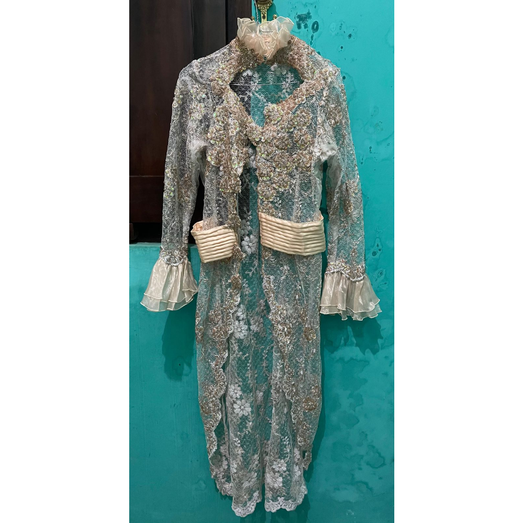 Preloved Kebaya Keemasan