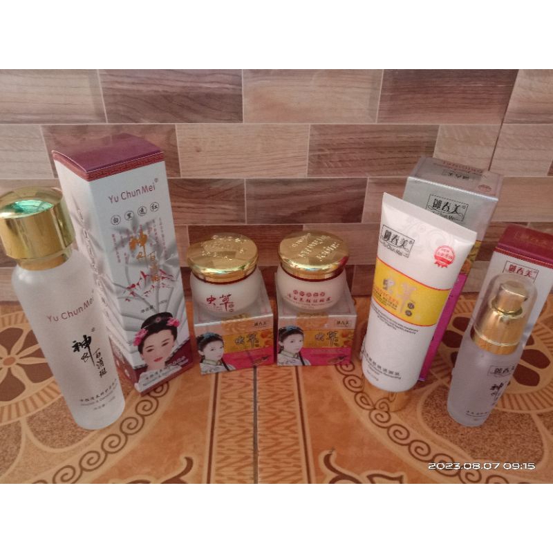 YOU CHEN MEI CORDYCEPS ORIGINAL IMPORT 5 ITEM SIANG MALAM SABUN SERUM DAN TONER