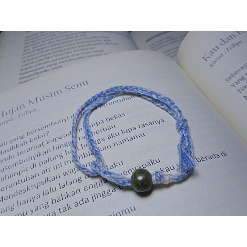 Gelang Tali Handmade Manik Batu Kalimantan