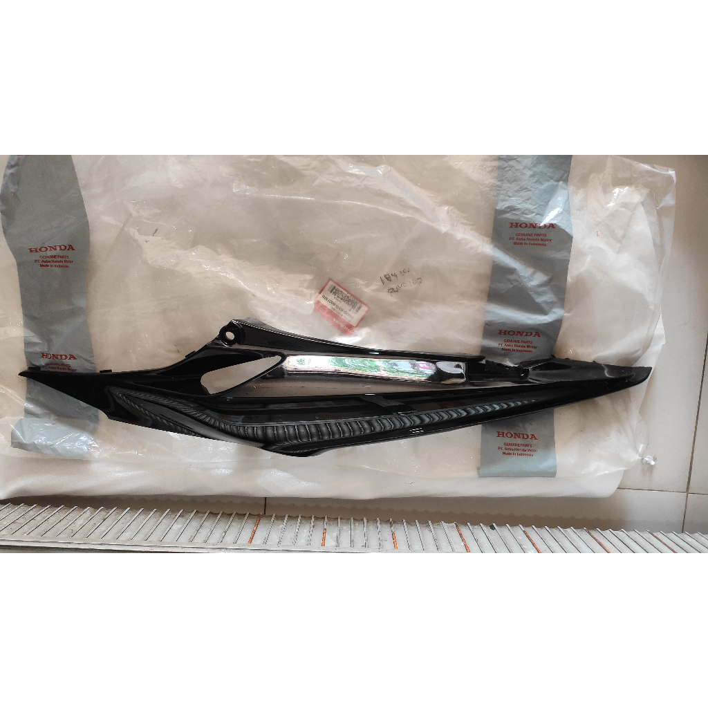 body belakang kiri revo 100 ori