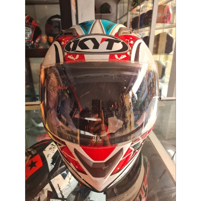 Helm KYT Vendetta 2 bekas pakai