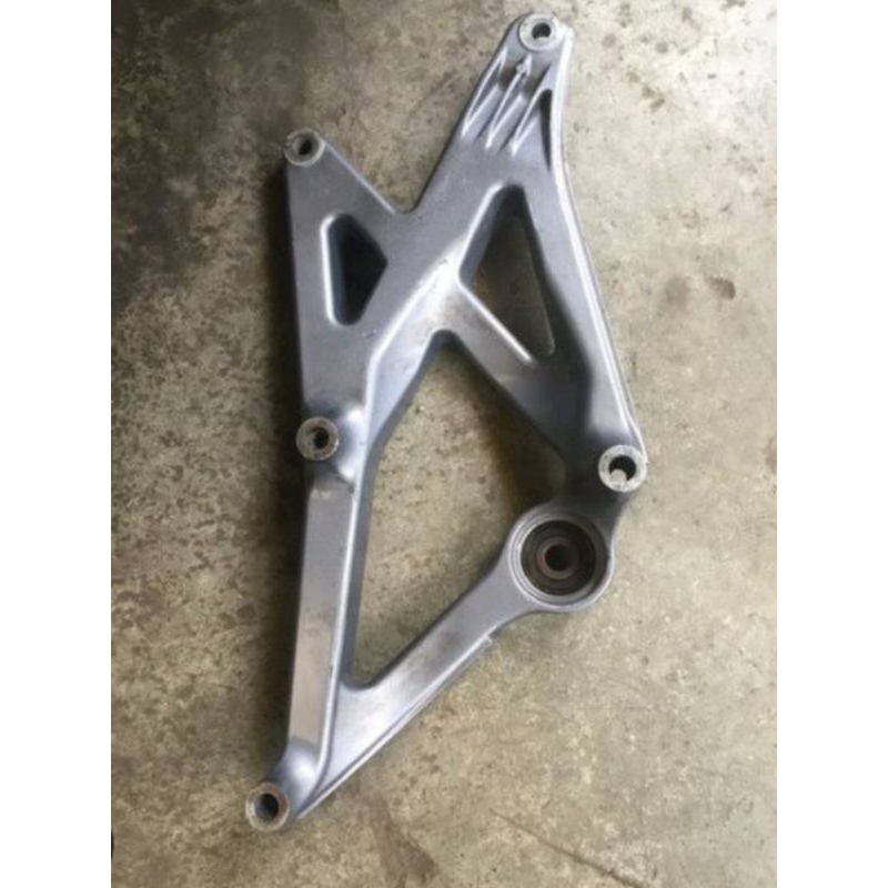 arem kenalpot sasis kenalpot Xeon 125 karbu barang copotan original