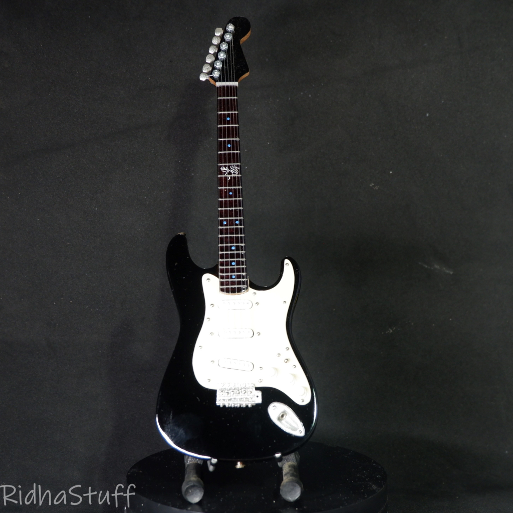 Japan Black Signature Miniatur Gitar