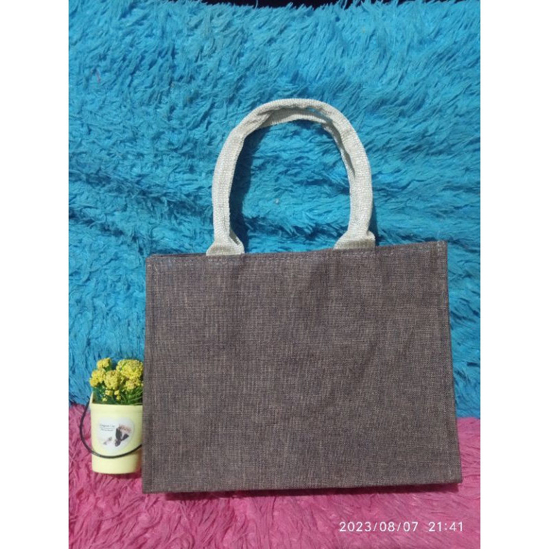 

TAS HAMPERS MURAH SERBA GUNA TAS SOUVENIR