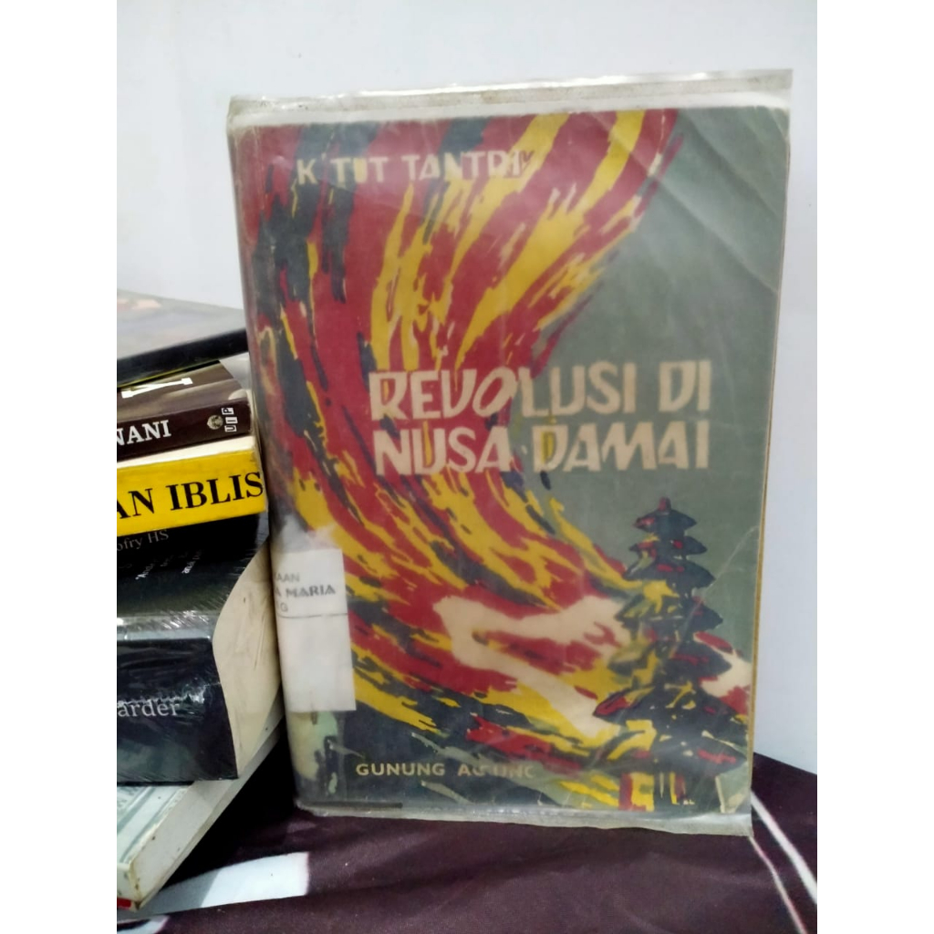 Buku Langka Revolusi di Nusa Damai