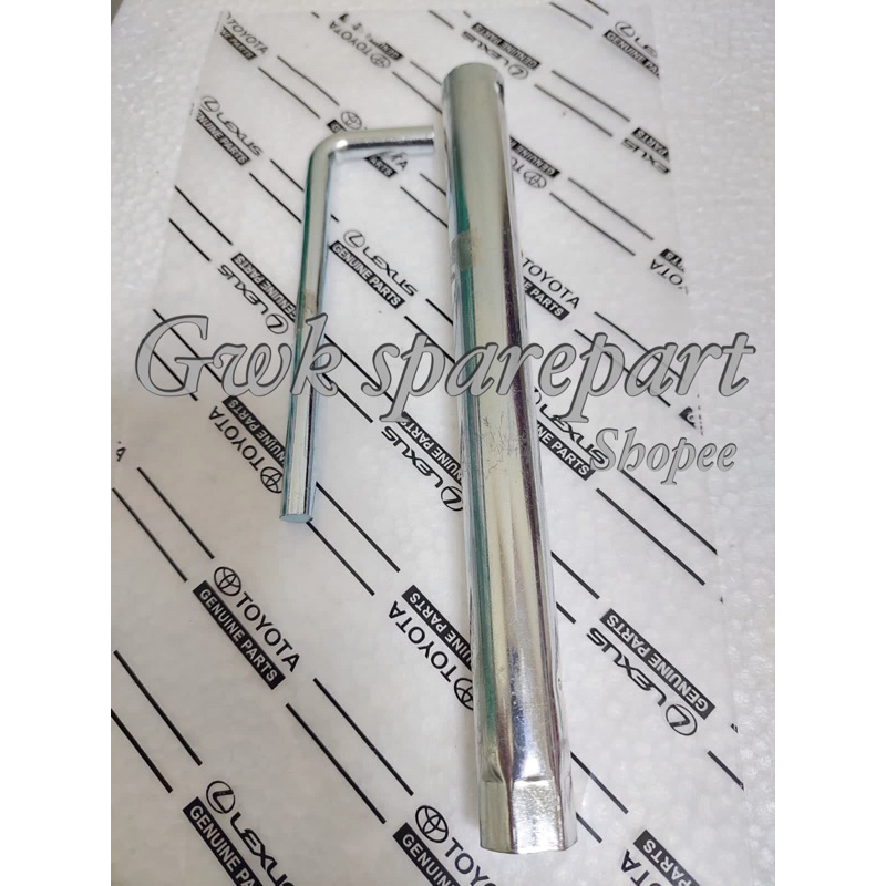 Kunci busi Toyota Sienta Ori