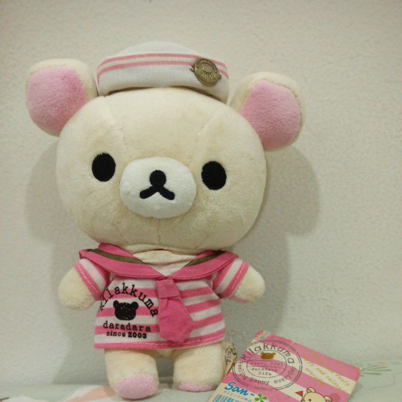 Boneka Korilakkuma Plush Rilakkuma putih pake baju sailor pink