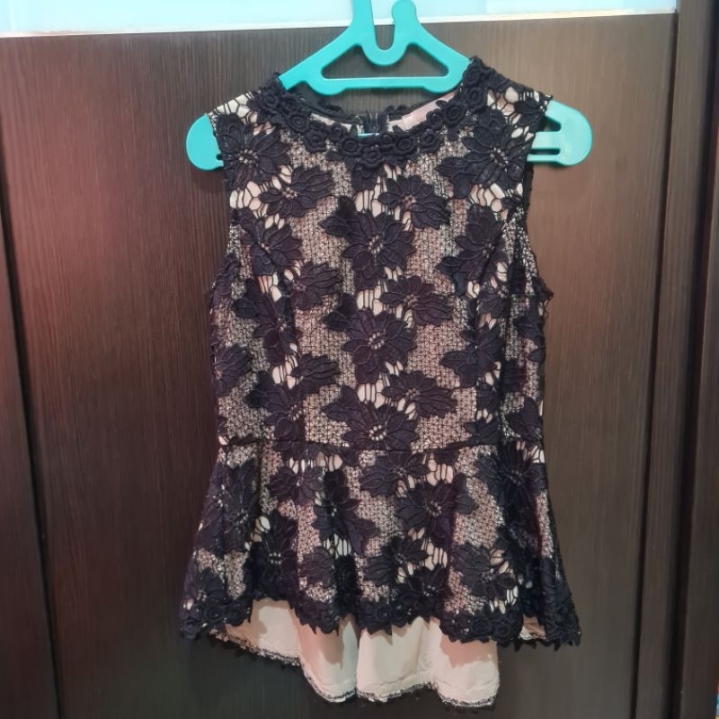 atasan renda moscato