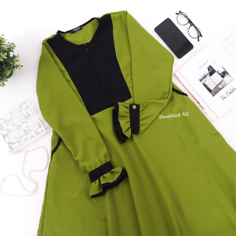 [Gamis hermosa]Gamis hermosa polos bahan wollycrepe warna Avocado mix black-gamis vocablack hermosa
