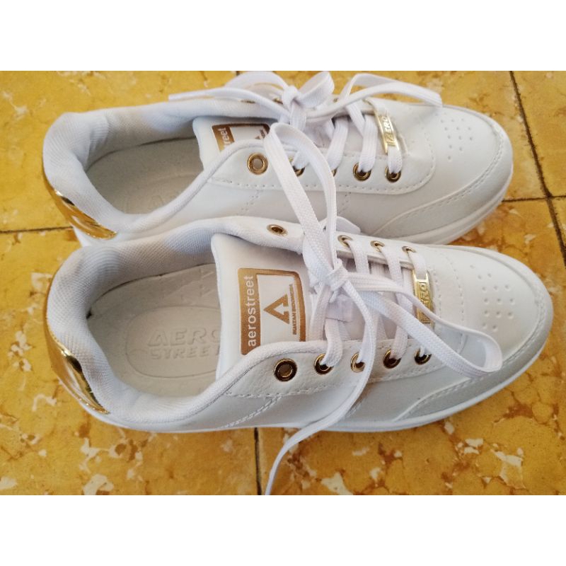 sepatu aero