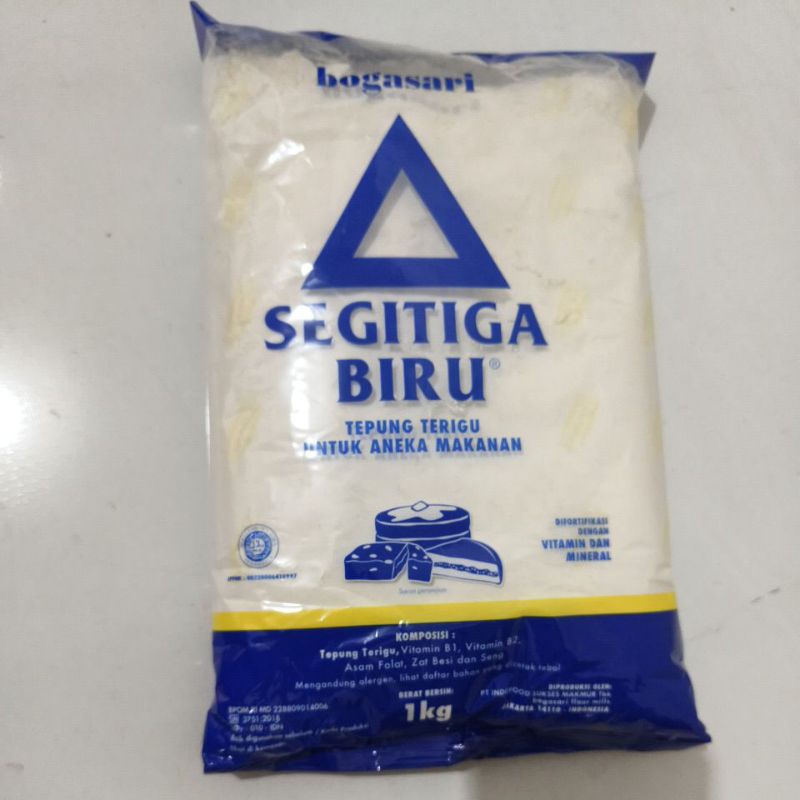 

segitiga biru kunci biru tepung Bogasari 1kg