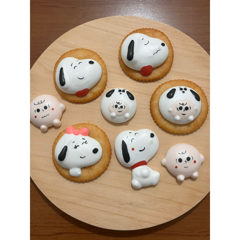 

snoopy meringue cookies