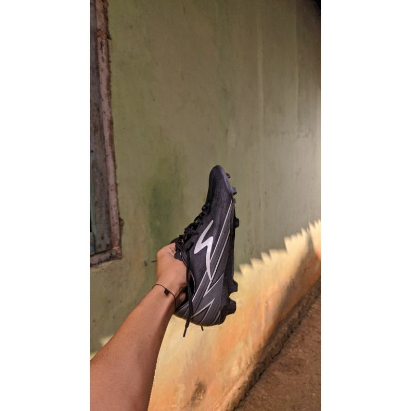 sepatu bola specs ls 20 size 42