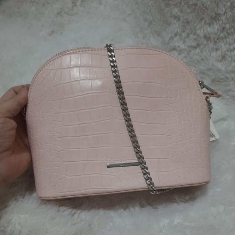 BershkaSlingBagCrocoPink