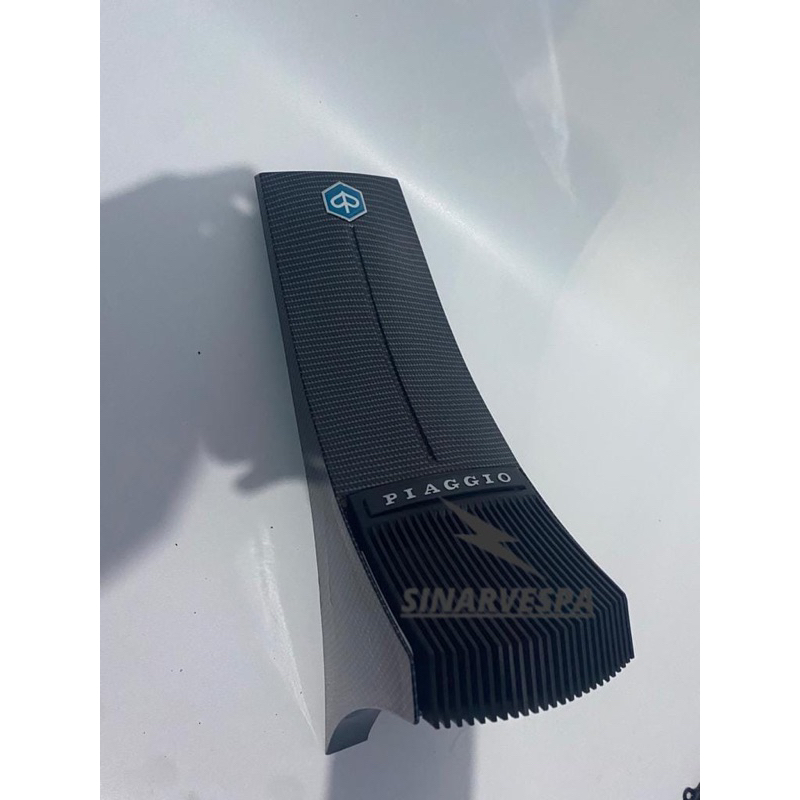 Hidung horncase vespa excel carbon komplit