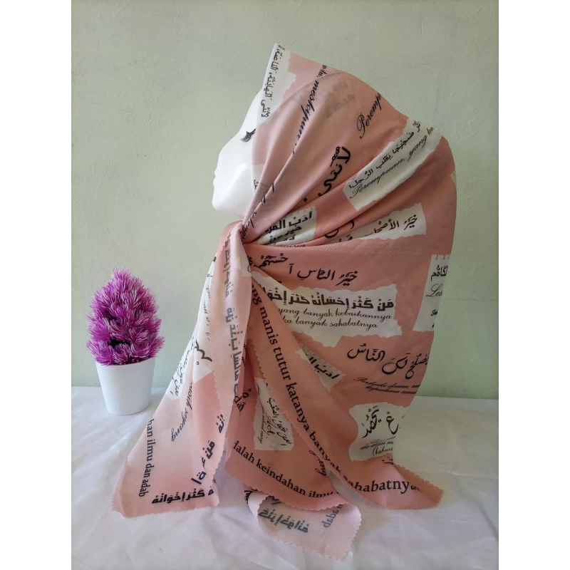 Kerudung Santri Cantik Kalam Hikmah Motif Koran Tulisan Kata Mutiara Jilbab Ngaji Pegon Tulisan Arab