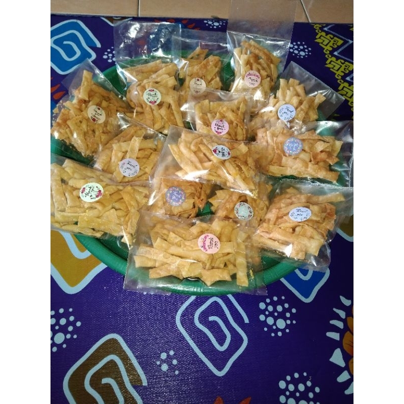 

keripik pangsit renyah 40gram