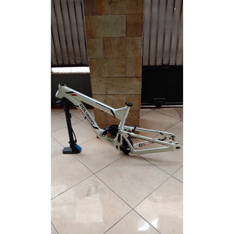 Frame Sepeda Downhill MTB POLYGON COLLOSUS DH 2 2.0 Include Rearshock Rockshox Vivid Air R2C 240mm G