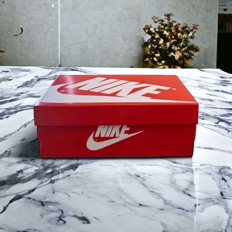 Dus sepatu Nike Merah termurah