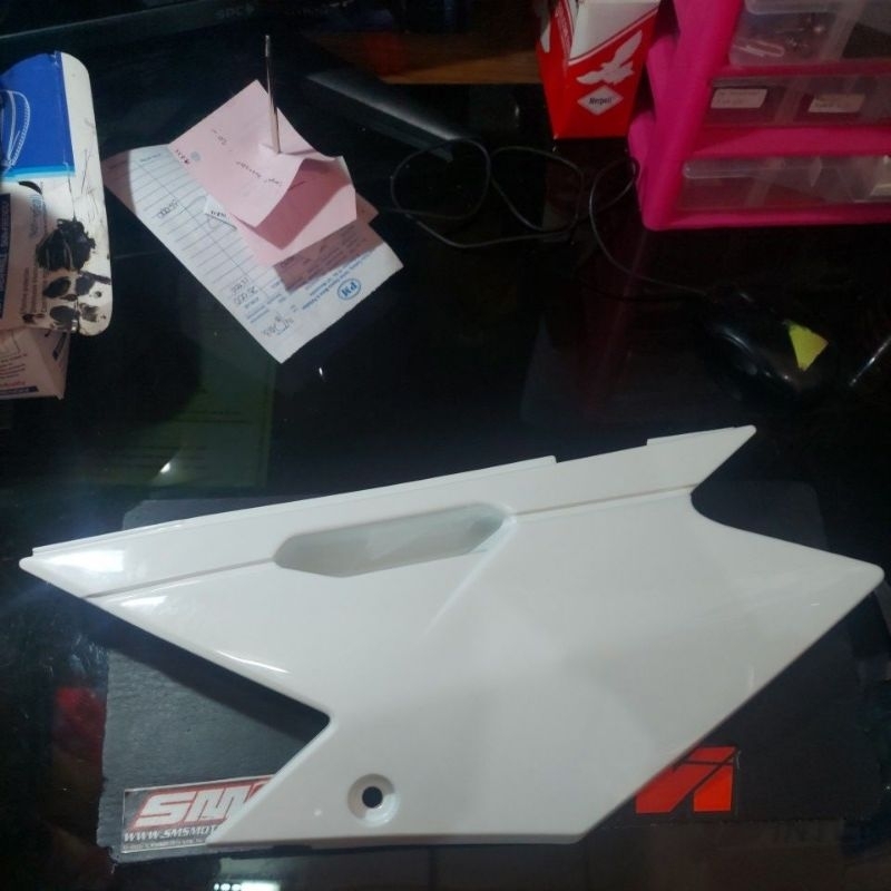 cover samping belakang kiri klx 140
