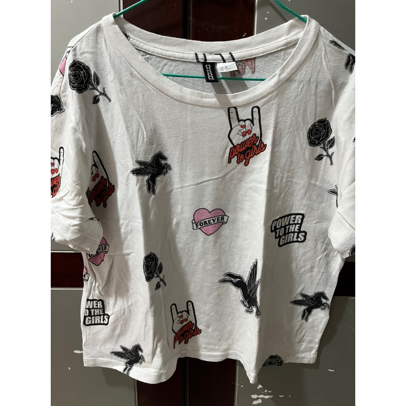 Preloved kaos divided