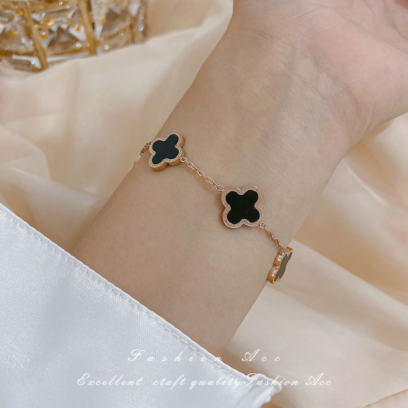 gelang titanium fashion bunga clover hitam besar 5