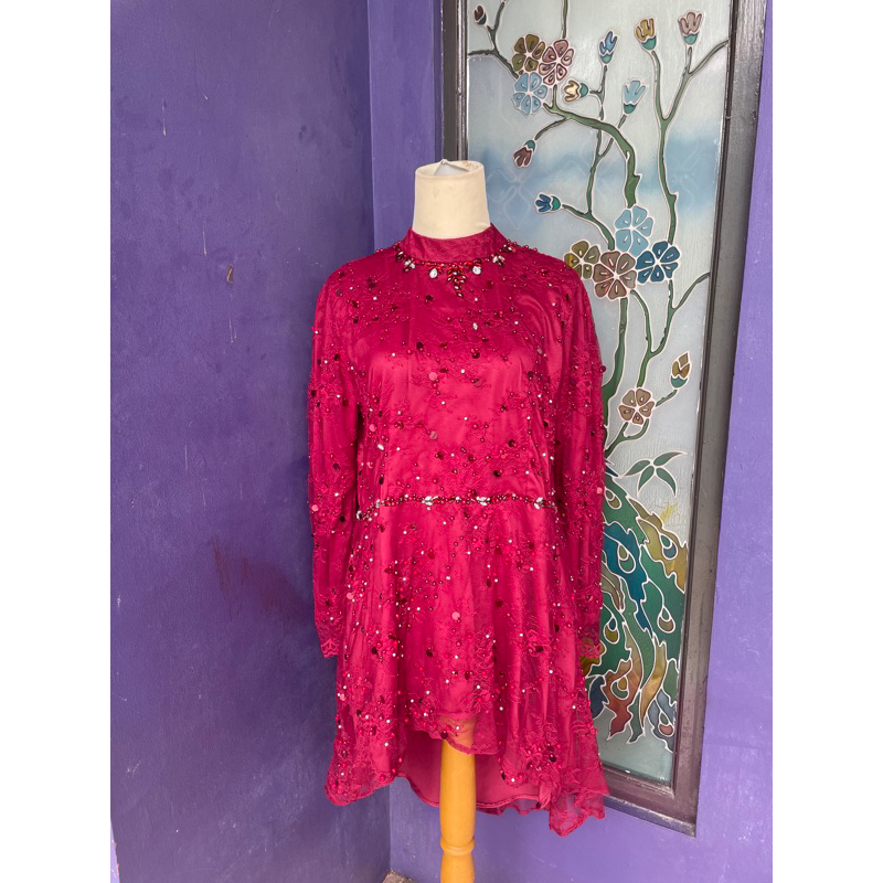kebaya merah payet