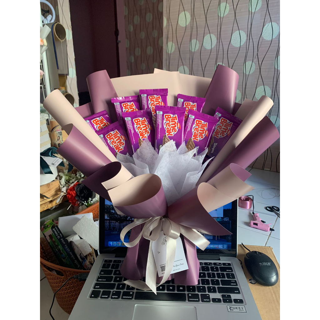 

Buket Snack Wisuda Besar Jumbo Buat Cowok Cewek