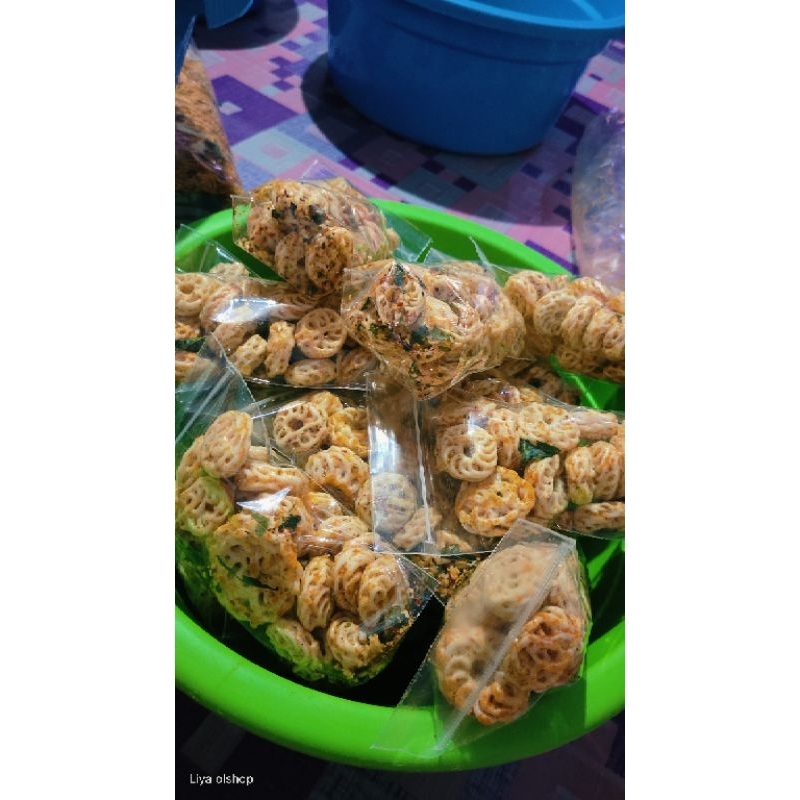 

KERUPUK SEBLAK RAFAEL