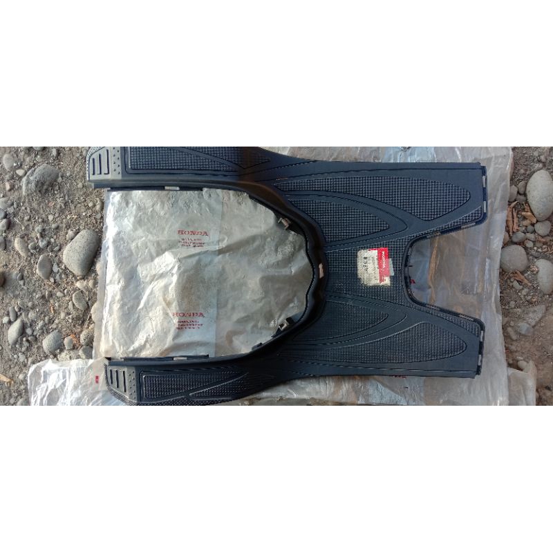 pijakan kaki dek bawah body kasar Honda beat karbu beat old beat karbu original