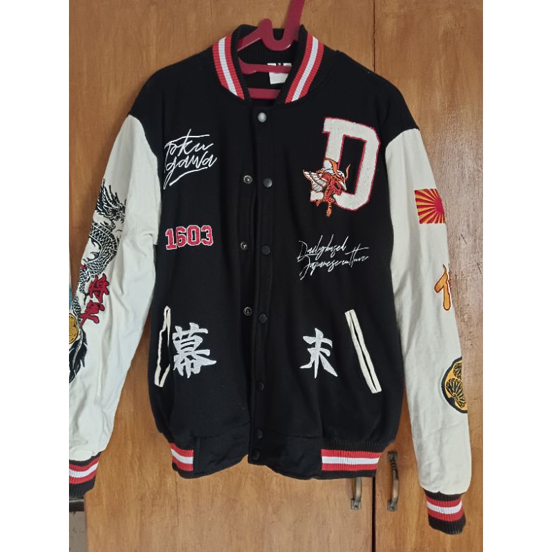 preloved varsity vintage baru sekali pakai