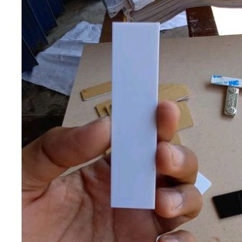 

Akrilik untuk nametag 2x8 cm