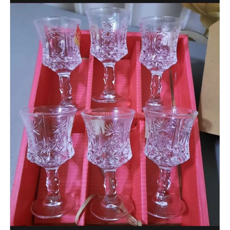 Capodimonte Gelas kaca kecil isi 6 pcs memiliki ukuran Diameter 5,5cm Tinggi 10,5cm