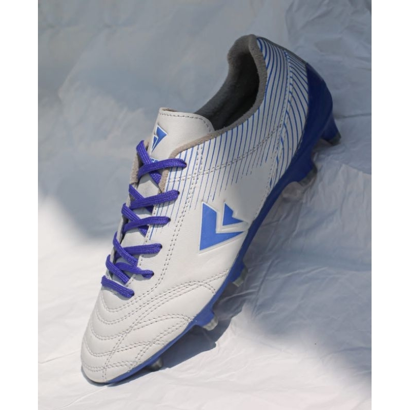 Sepatu sepakbola sevspo X ZORO leather fg white blue