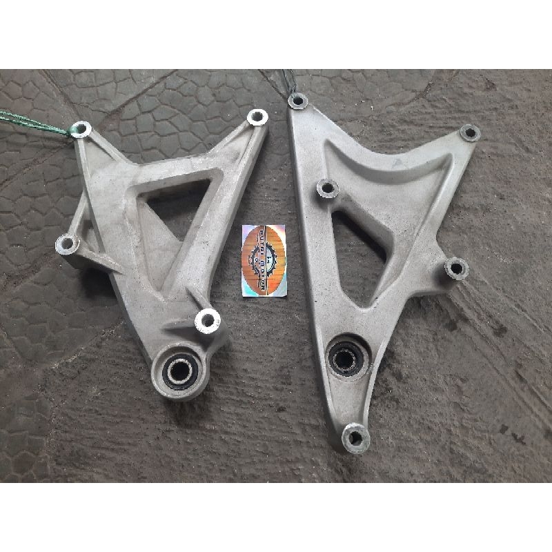 Swing Arm Vario Dudukan knalpot Vario 125 Old Led 150 Old New Ori