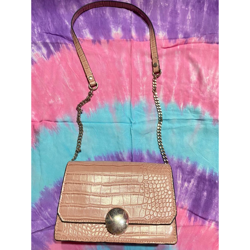 sling bag zara warna pink with chain
