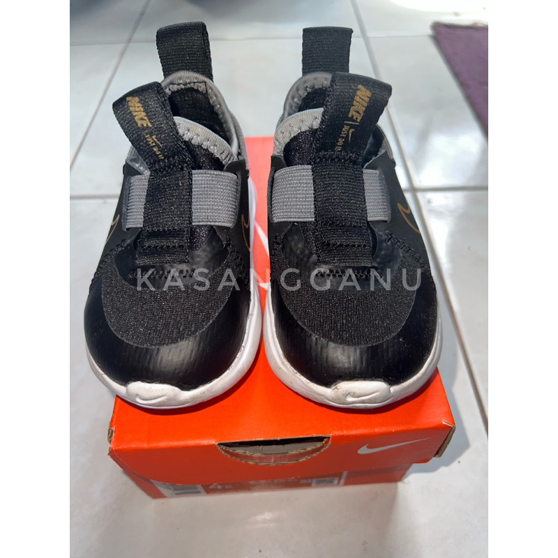 [PRELOVED] SEPATU BAYI/ANAK NIKE FLEX PLUS BLACK/METALIC GOLD ORIGINAL