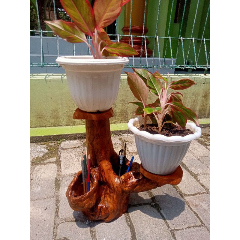 

Tempat alat tulis + vas bunga