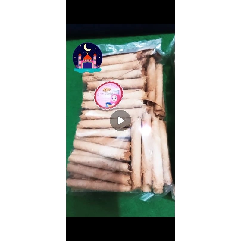 

kue opak gulung atau astor jawa