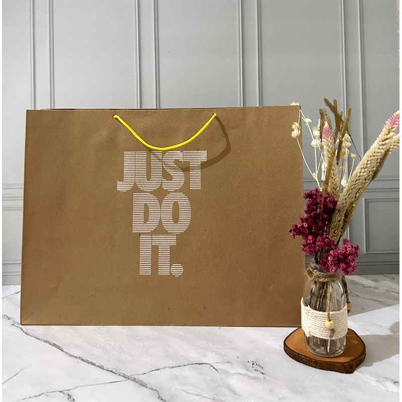 

Paper Bag Nike Just Do it Paper Bag Muat Box Sepatu