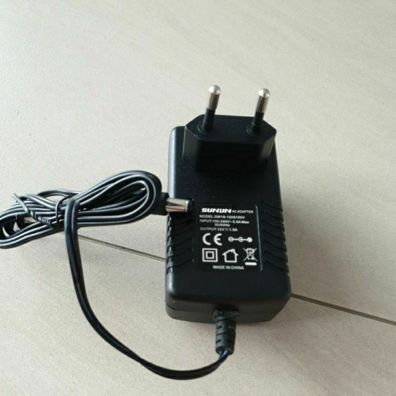 Adaptor CCTV Modem Router Harddisk 12 V 1,5 A