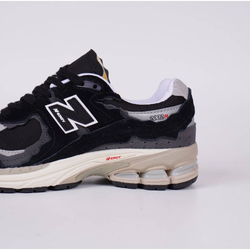 Sepatu NB 2002R Black Grey Protection Pack