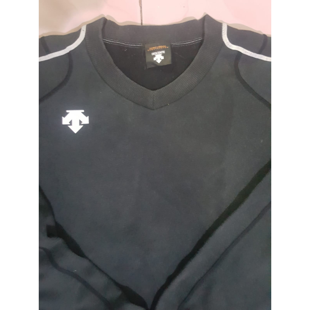 Crewneck Descente Hitam Second Original