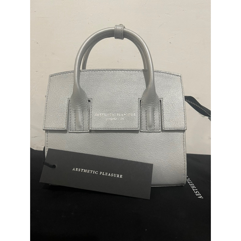 AESTHETIC PLEASURE MICRO ISOLATION SILVER NAPPA