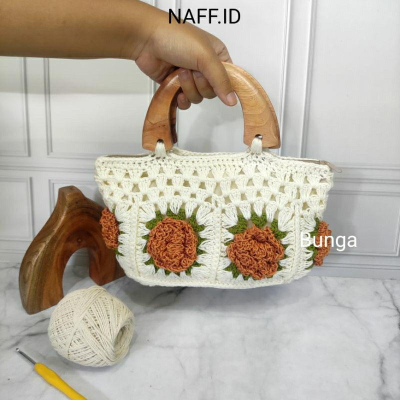 BUNGA Tas Tangan Tengteng Handmade Bahan Rajutan Handle Kayu