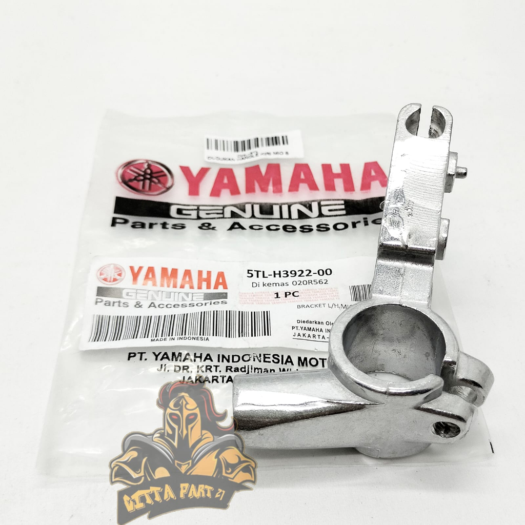 HOLDER DUDUKAN HANDLE SPION KIRI YAMAHA YGP 5TL KUALITAS ASLI ORIGINAL YAMAHA YGP PRESISI BAHAN BERKUALITAS DAN AWET MIO KARBU MIO SPORTY SMILE M3 MIO J MIO S MIO S XEON SOUL GT JUPITER Z JUPITER MX VEGA R NEW VEGA ZR DAN LAIN LAIN