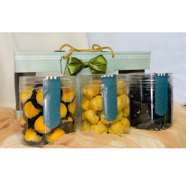 

Hampers Lebaran Idul Fitri/ Hampers Ulang Tahun /Hampers Wisuda