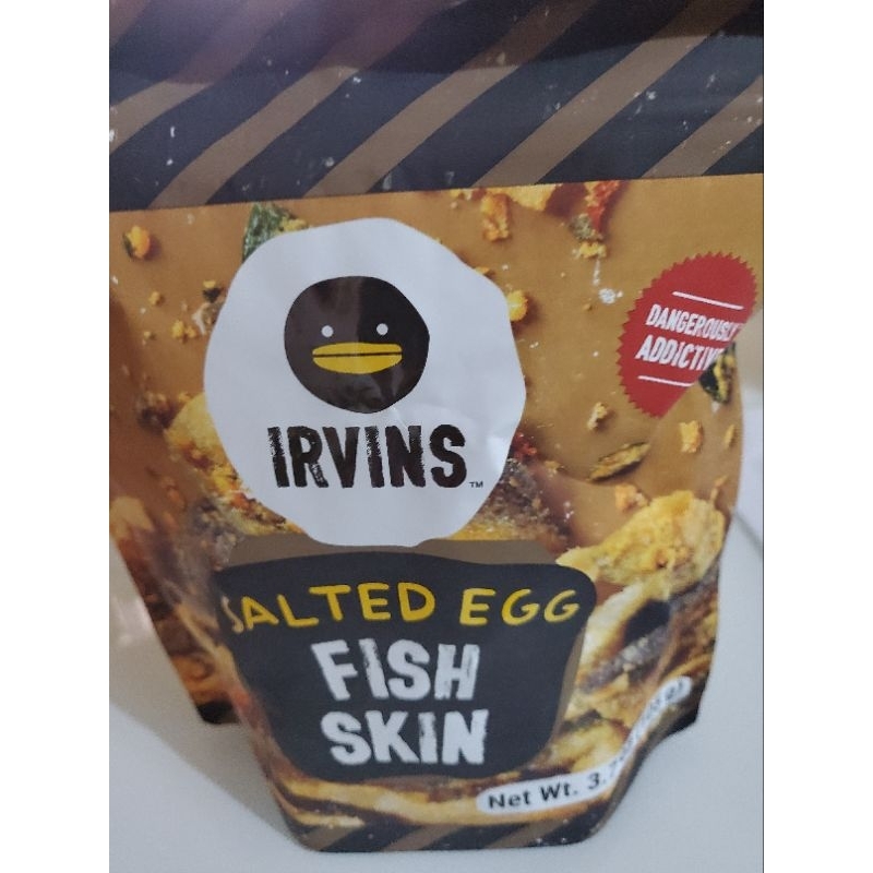 Irvins irvin singapore salted egg fish skin potato keripik cemilan snack 105 gr