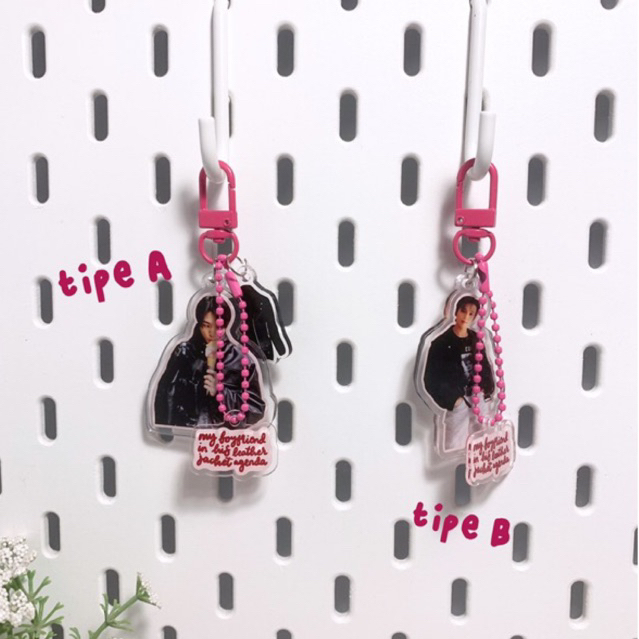 leather jacket keychain — nct dream